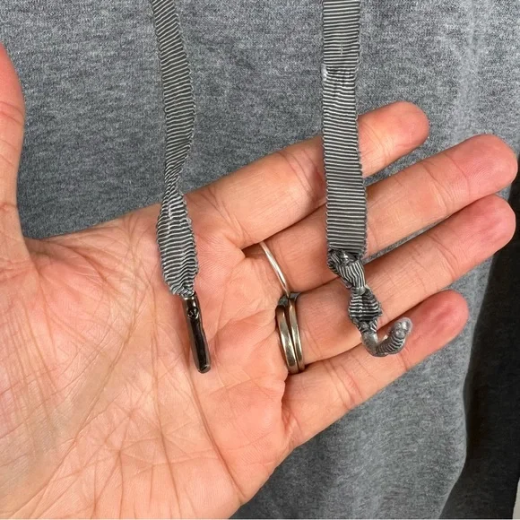 Lululemon Wind Down Pullover Hoodie Sweatshirt Womens Size 8 Gray Athletic Comfy - Picture 10 of 10